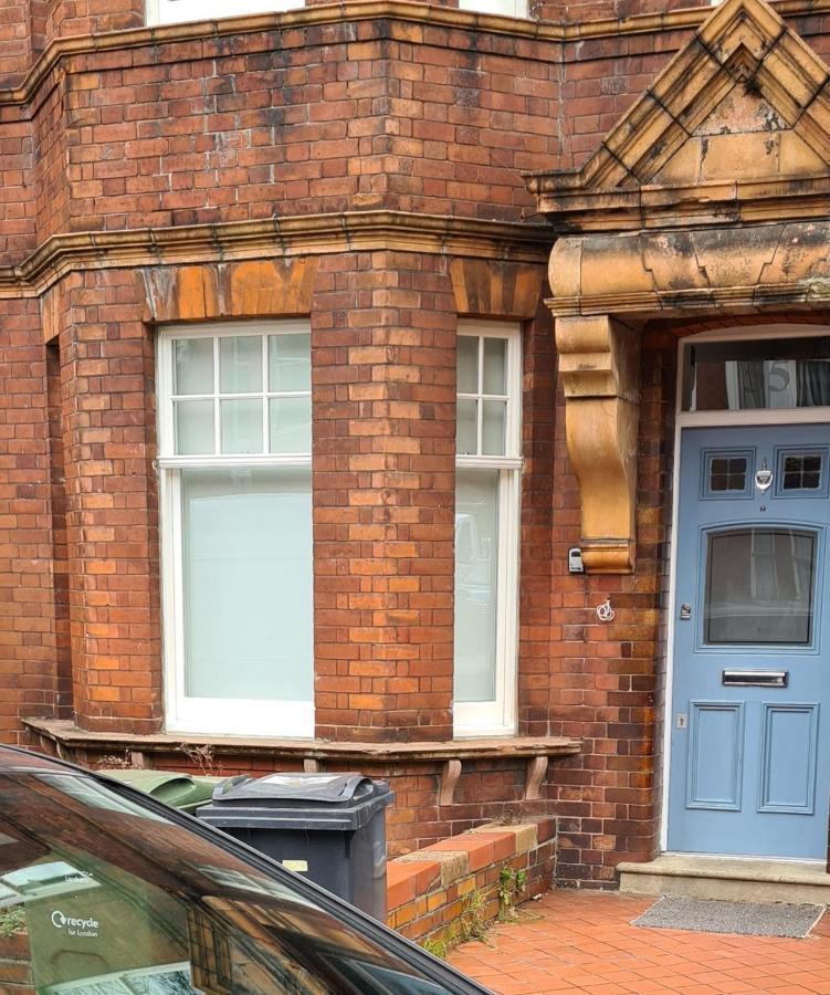 Stylish Home In Streatham. لندن المظهر الخارجي الصورة